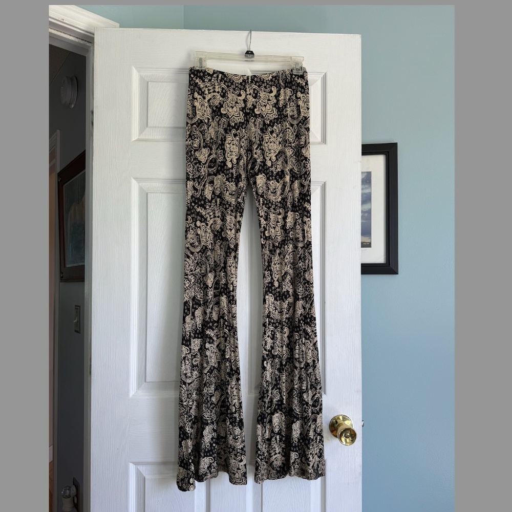 NWOT Novella Royale Bell Bottoms Size M
